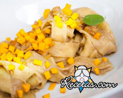 Pappardelle con champiñones y calabaza