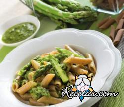 Pasta integral con pesto de espárragos