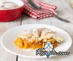 Pastel (cobbler) con melocotones