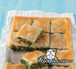 Pastel griego de espinacas y queso feta