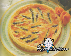 Pastel de espárragos y salmón