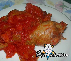 Pavita en salsa de tomates