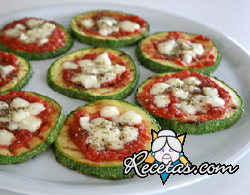 Pizzetas de calabacín con tomate y mozzarella