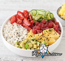 Poké bowl de atún y aguacate