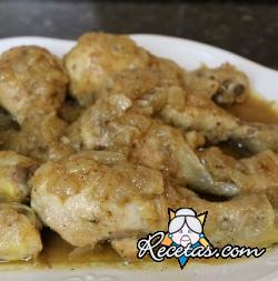 Pollo a la cazadora con cebollas