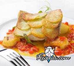 Postas de merluza al horno con patatas