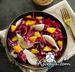 Radicchio rojo con peras y naranjas