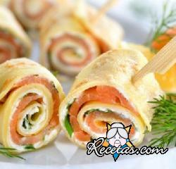 Rollitos de crepes con salmón y Filadelfia