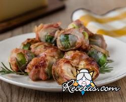 Rollitos de panceta con coles de Bruselas