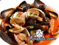 Salteado de mejillones y almejas