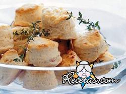 Scones de fontina y tomillo