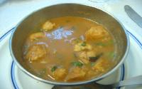 Sopa con champiñones y pollo (KAENG KAI KAP HET)