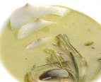 Sopa de lechuga con láminas de bacalao y alcachofas
