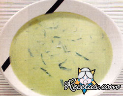 Sopa cremosa de verdes hojas