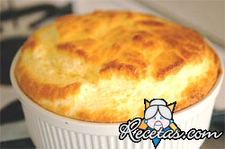 Soufflé de quesos y pimentón