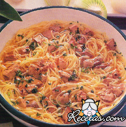 Spaghettini caldosos con higaditos