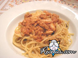 Spaghetti con atún