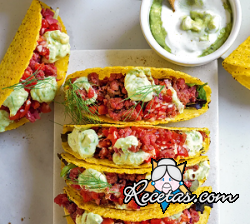 Tacos de ternera especiada con guacamole al yogur