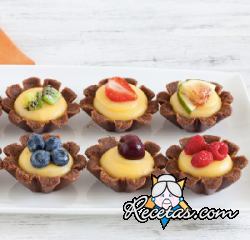 Tartaletas de chocolate con frutas