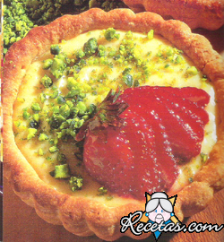 Tarteletas de frutillas y pistachos