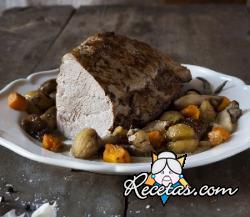 Ternera asada con setas, castañas y calabaza crocante