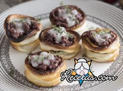 Vol au vent rellenos de carne (kipperragut)