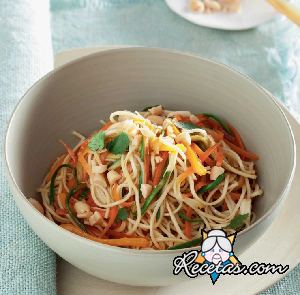 Noodles con verduras salteadas