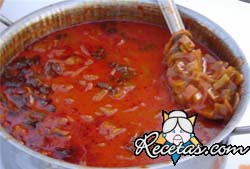 Nopales en salsa roja