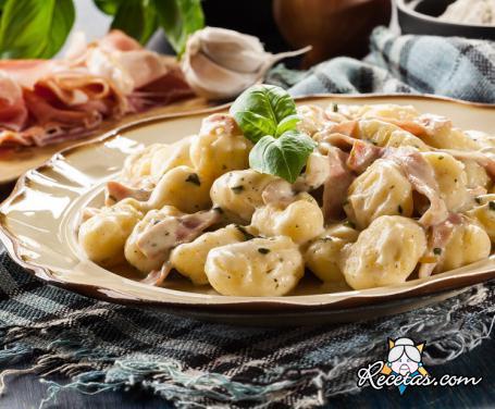 Ñoquis a la nata y perejil