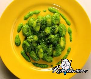 Ñoquis de patata con pesto
