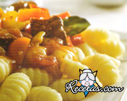 Ñoquis con estofado