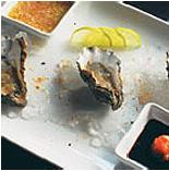 Ostras frescas con dÃºo de salsas