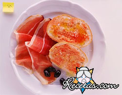 Pan con tomate y ajo