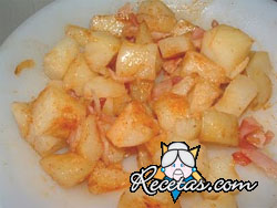 Cazuela de papas al vino blanco