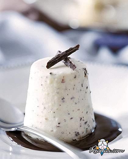 Parfait de avellanas con salsa de cho...