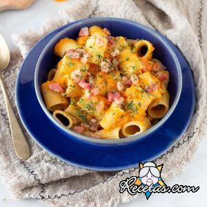 Pasta con calabaza y tocino