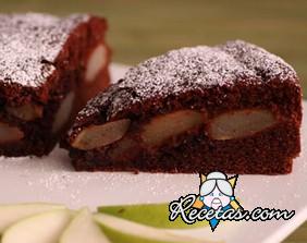 Pastel de chocolate y peras