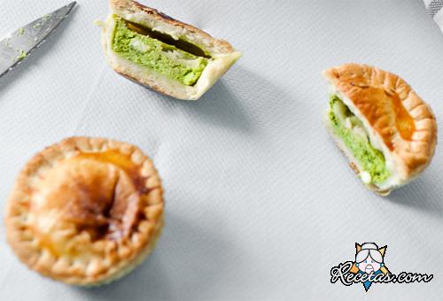 Pasteles de espinaca con masa de yogur