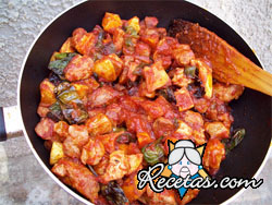 Cerdo con patatas y pimientos