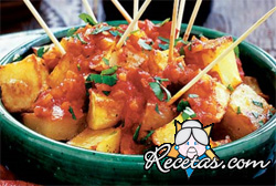 Papas Bravas con Salsa Brava y Aioli de Limón