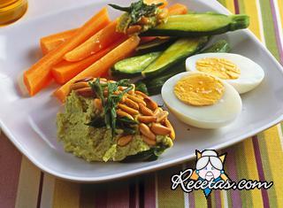 Paté de espárragos con huevos duros