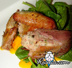 Pato relleno de cebolla