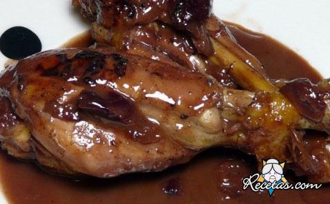 Patri-suave (pollo c/salsa de chocolate y cerezas al marrasquino)