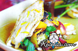 Pavo con frutos y vegetales baby grillados