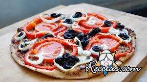 Pizza de atún y morrones