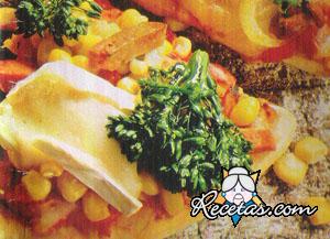 Pizza de vegetales y camembert