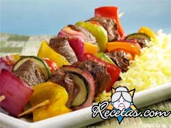 Pinchos mixtos al vino blanco