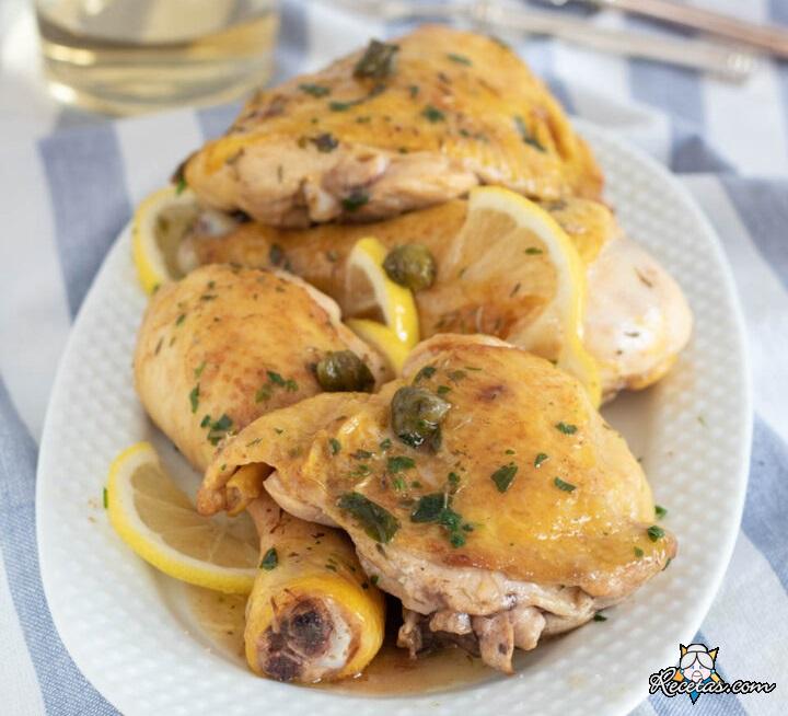 Pollo a las hierbas con alcaparras y limón