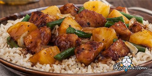Pollo al ananá
