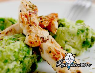 Pollo con puré de guisantes